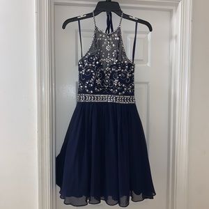 Semi formal / formal / homecoming dress -size: 3-4